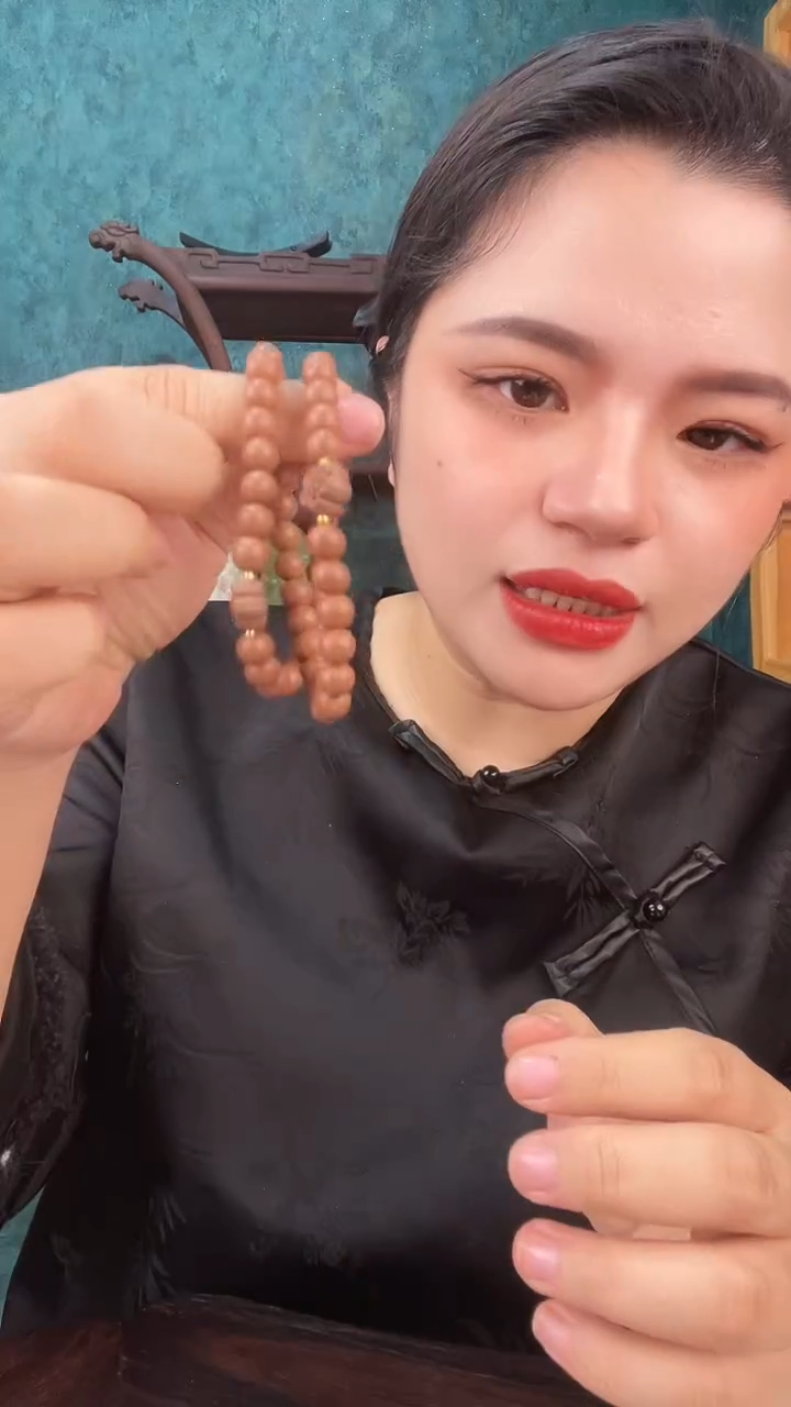 珠串安宫香方06双圈小花手链