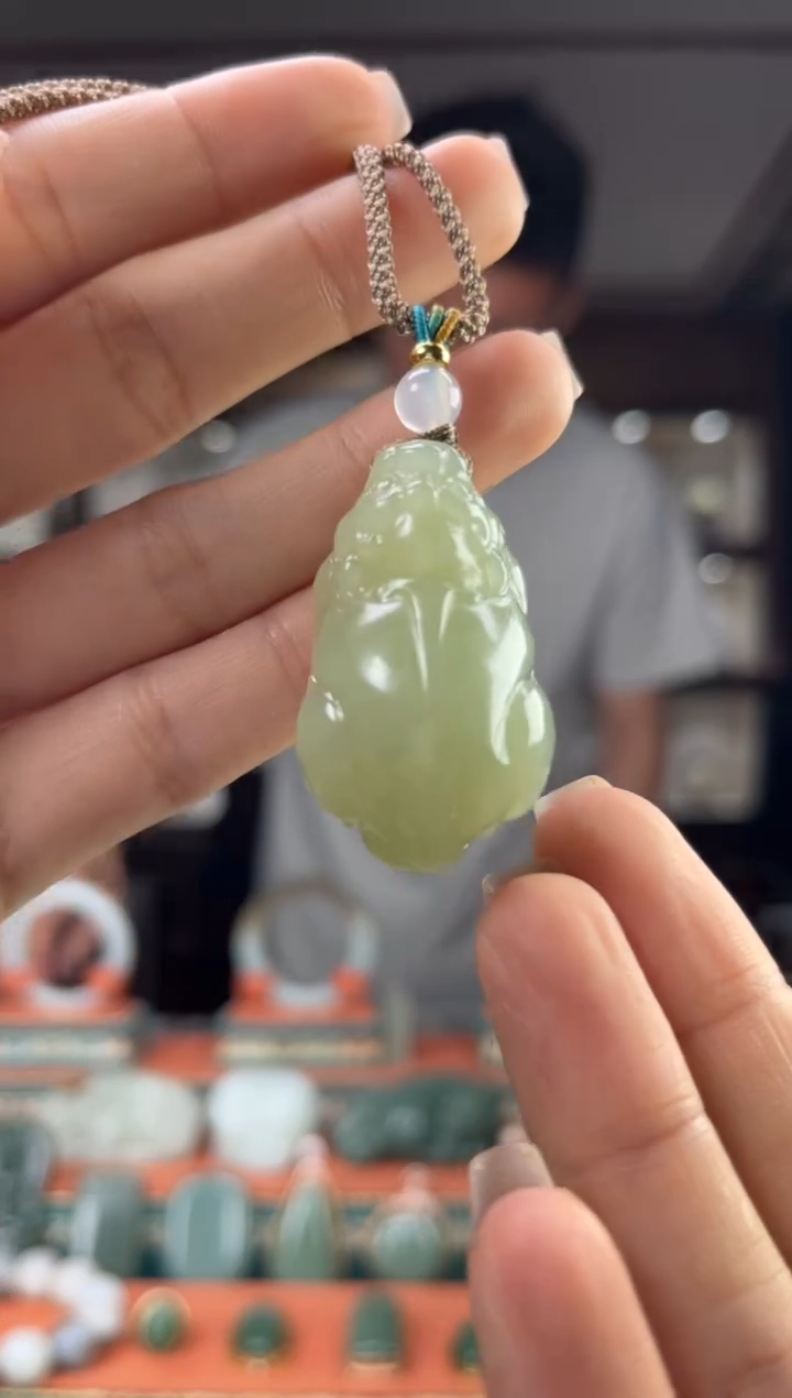 和田玉未镶嵌颈饰佩佩