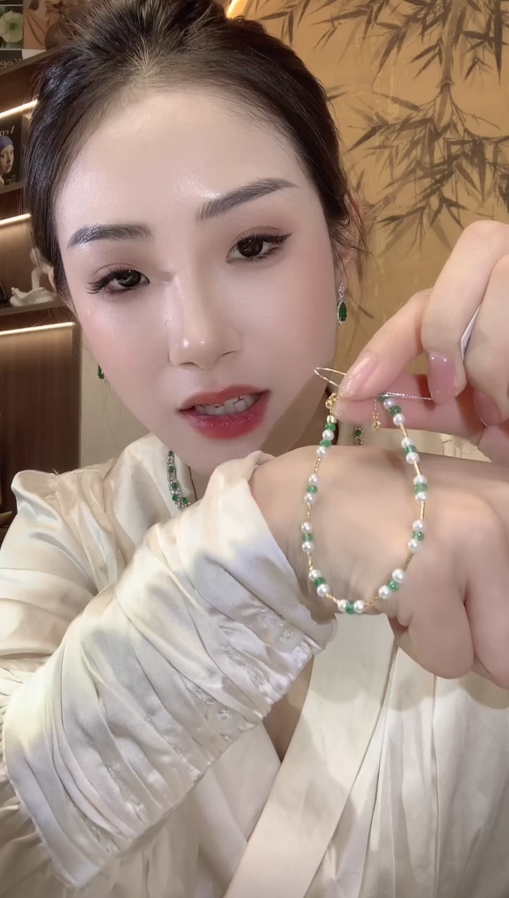 【闪购商品】祖母绿手链18K金镶嵌D1