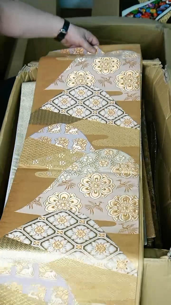 织绣织锦149六通宝象花