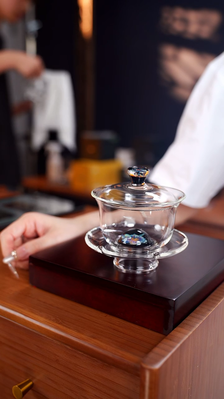 禾器花语沁莲盖碗