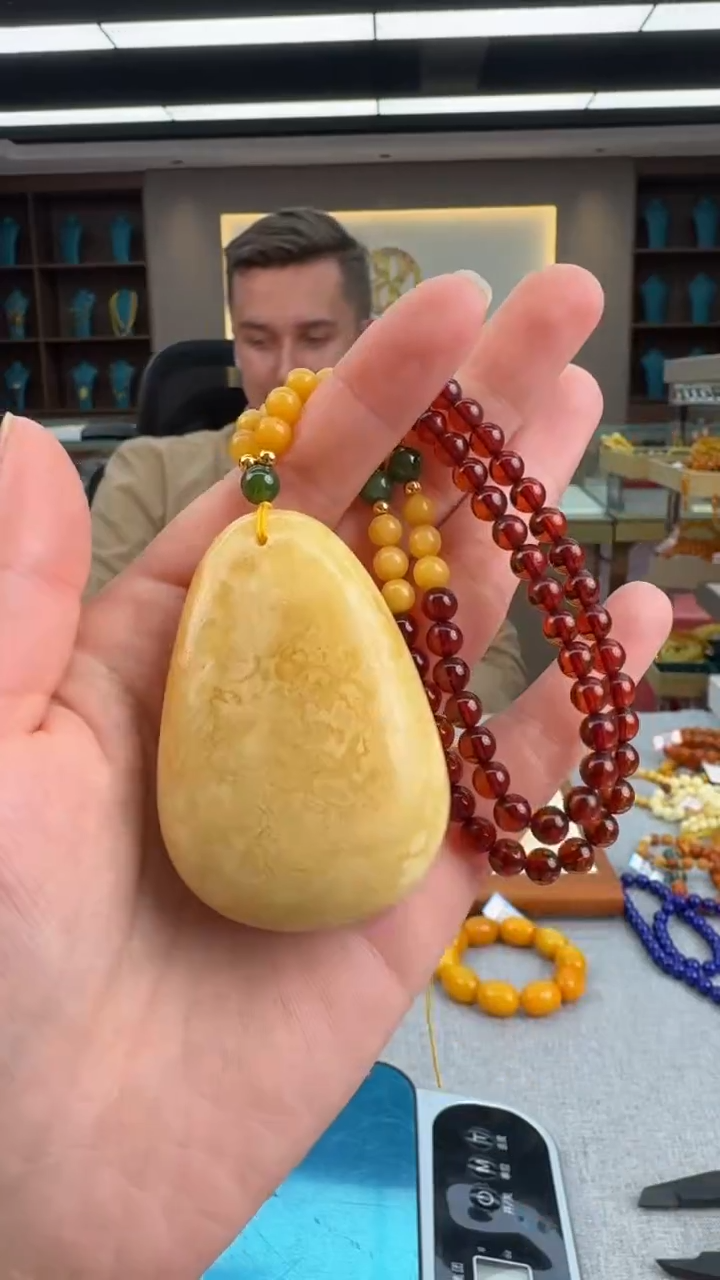 【闪购商品】琥珀颈饰未镶嵌441秒拍号