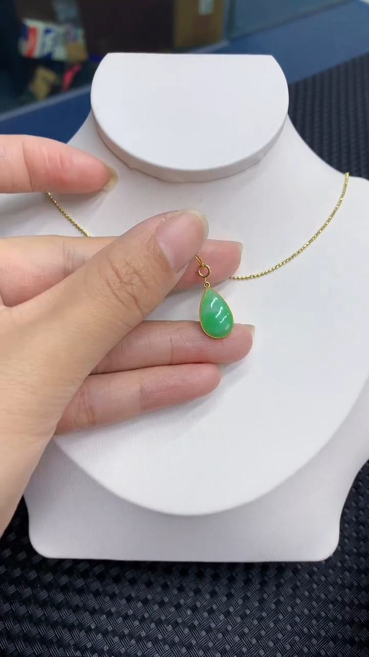 【闪购商品】翡翠颈饰18K金镶嵌            8