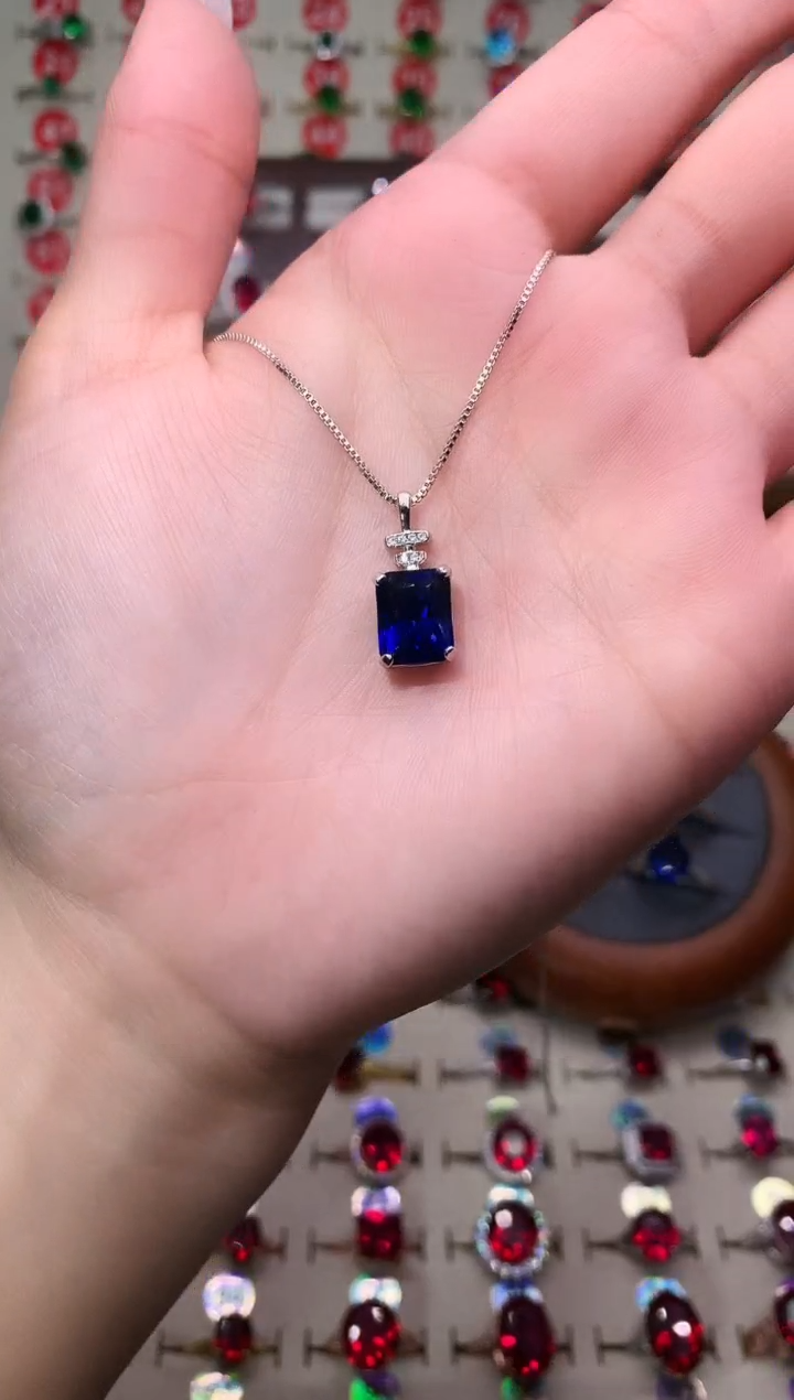 吊坠(赠链)蓝宝石银S925镶嵌8*10 银托