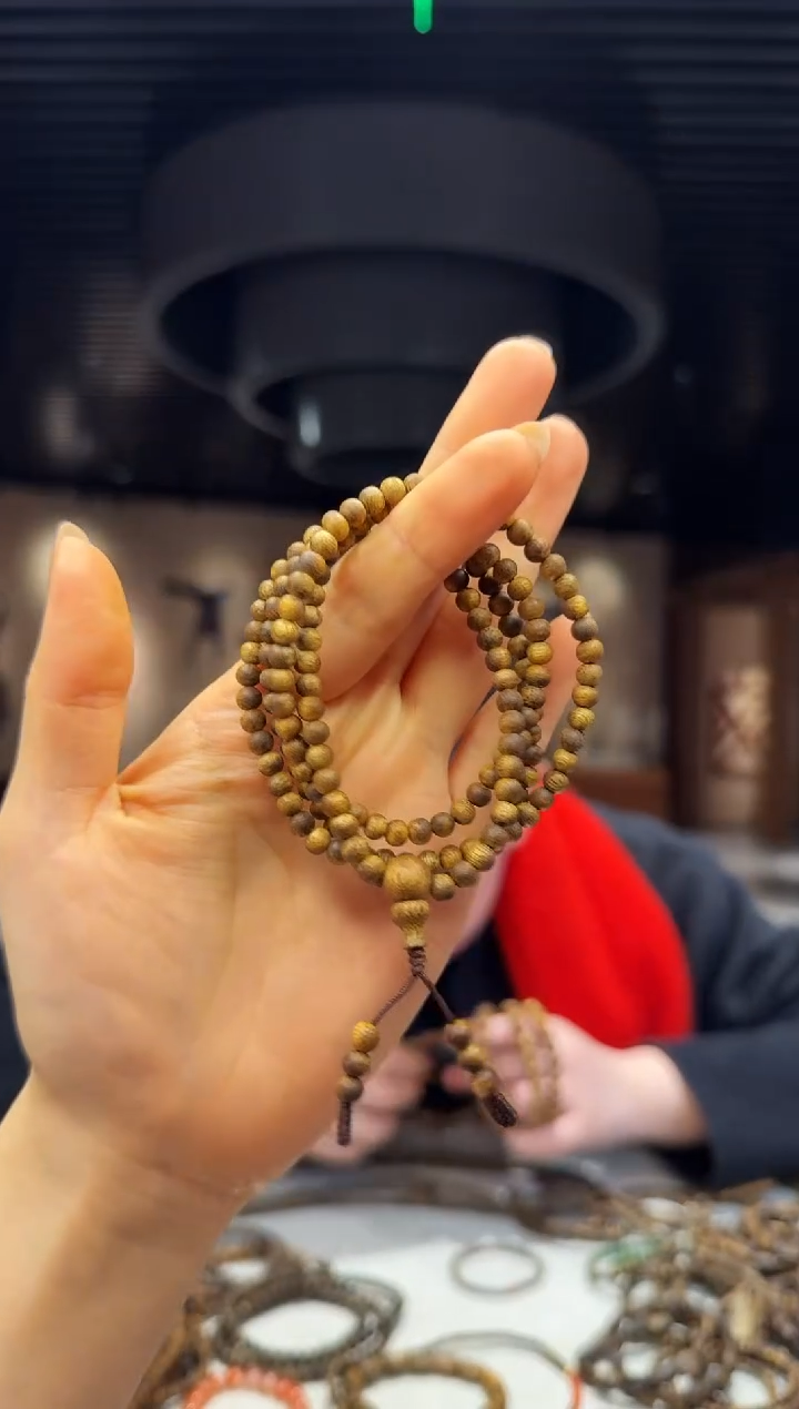 【闪购商品】沉香手串海南莺歌绿棋多圈圆珠