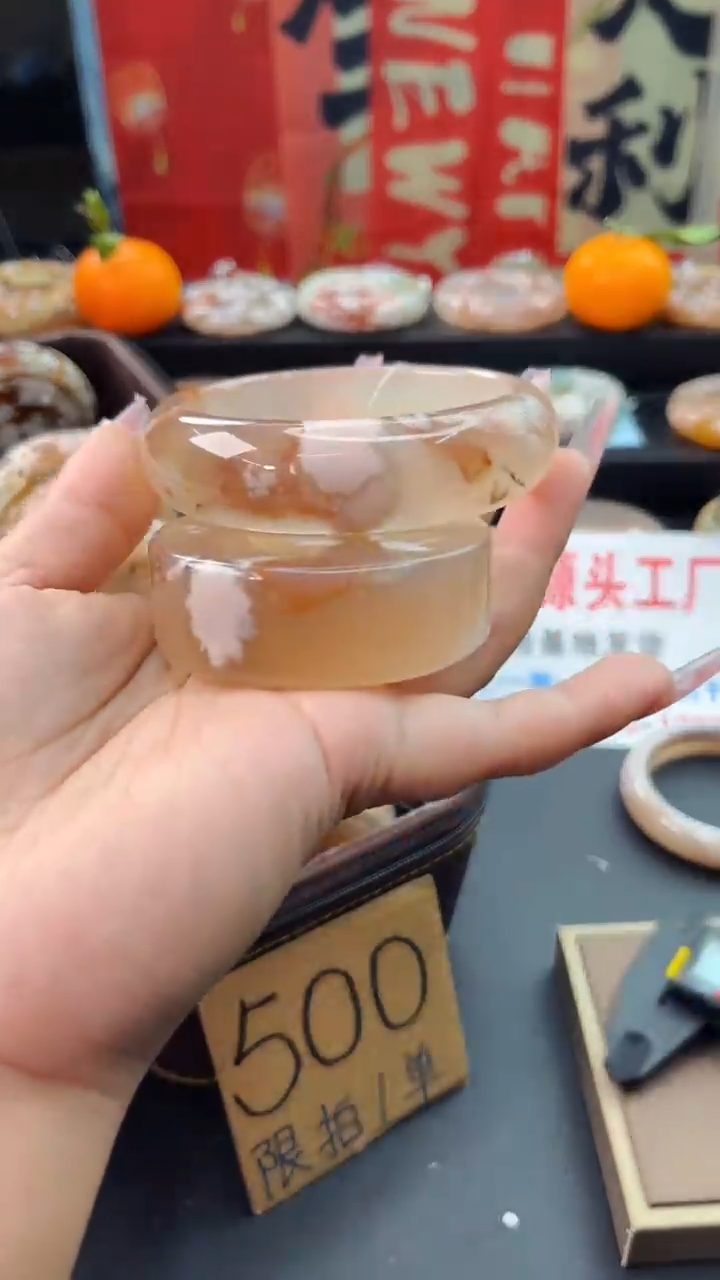 【闪购商品】石英质玉手镯未镶嵌赠送镯心（59圈口）