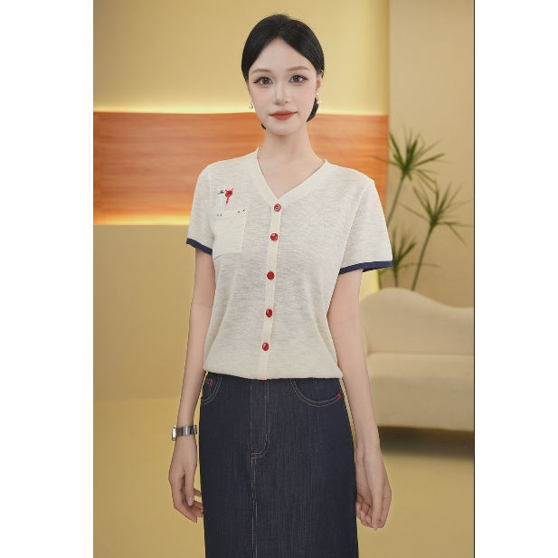 【无龄婷婷】25MH1455夏季新款法式冰丝透气刺绣彩扣V短袖针织上衣