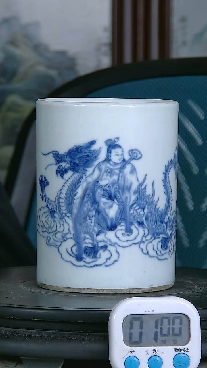 陶茶**人青花精绘人物图笔筒