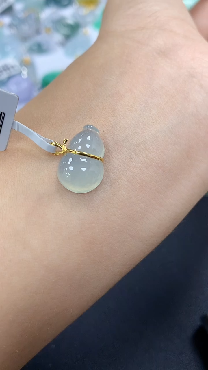 颈饰18K金镶嵌翡翠a货假一赔三支持复检百元上9元证书费自理