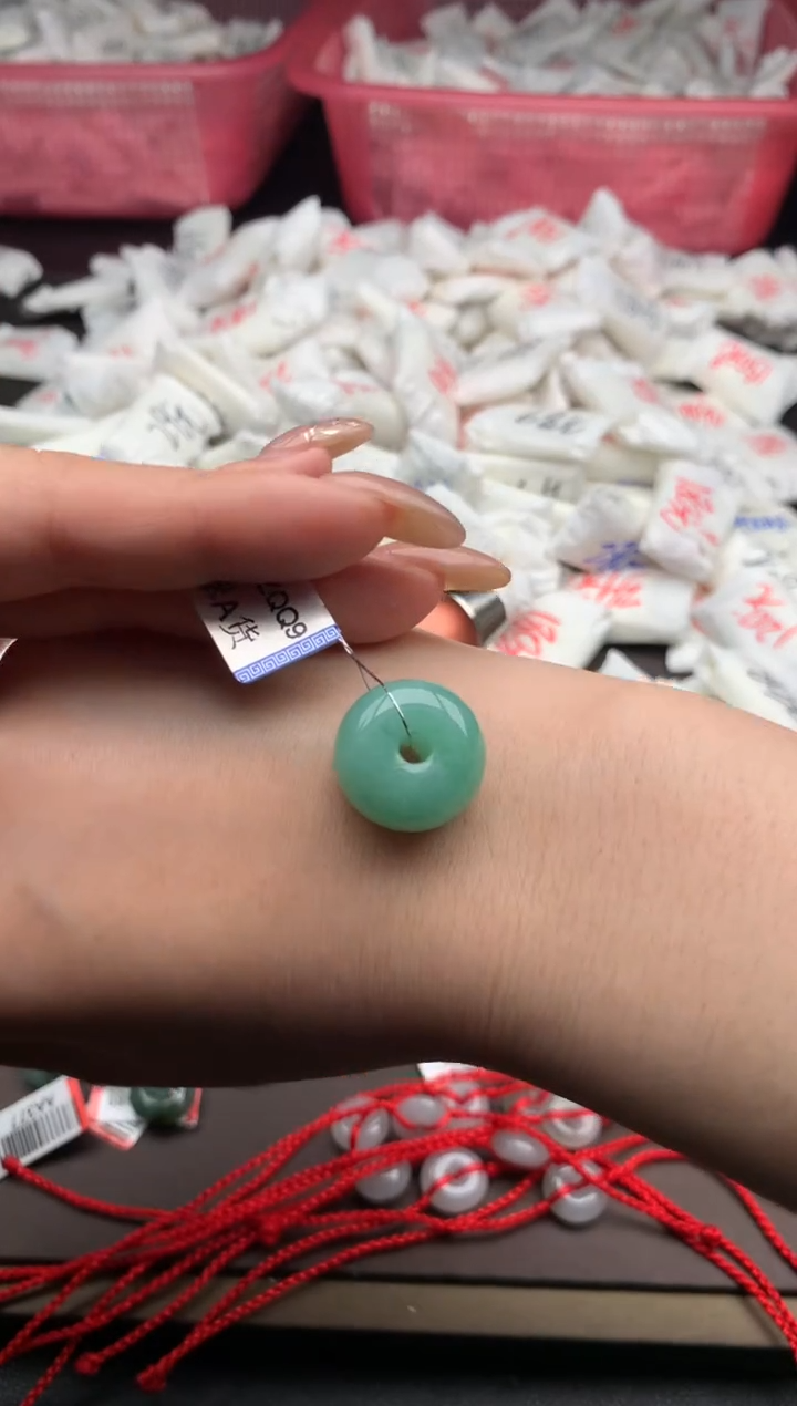 【闪购商品】翡翠挂件未镶嵌一