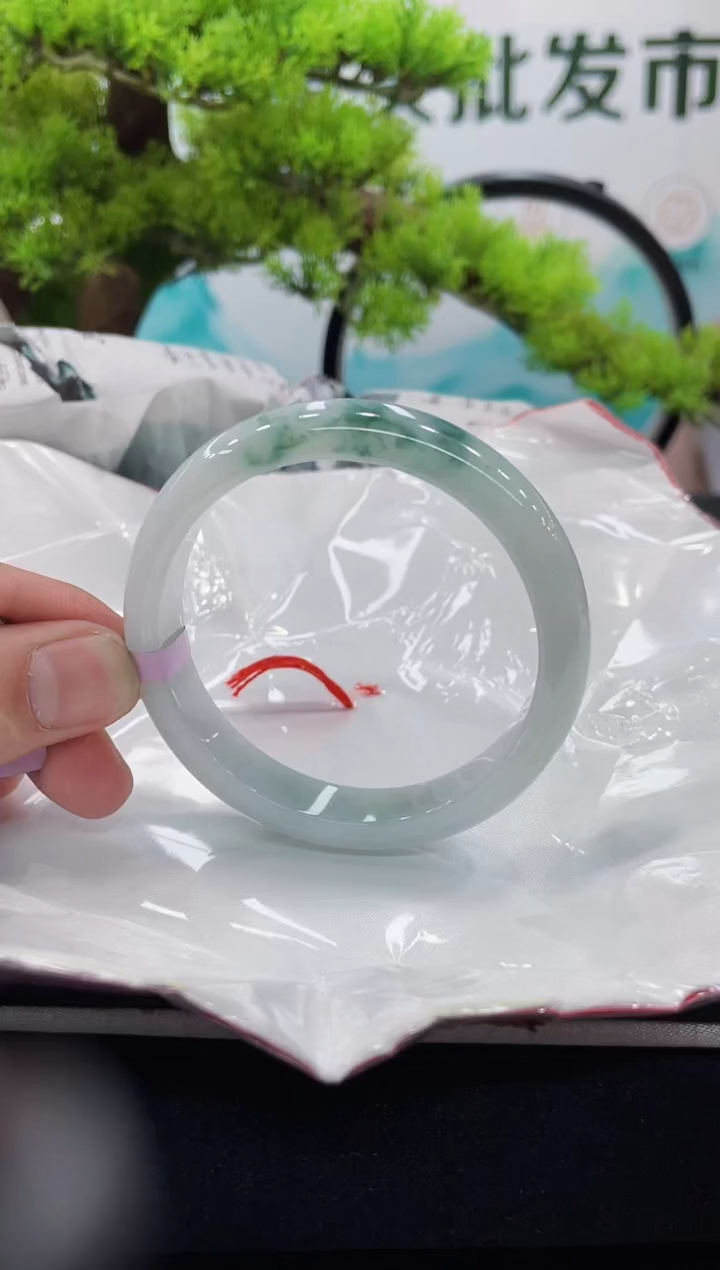 【闪购商品】翡翠手镯未镶嵌手镯