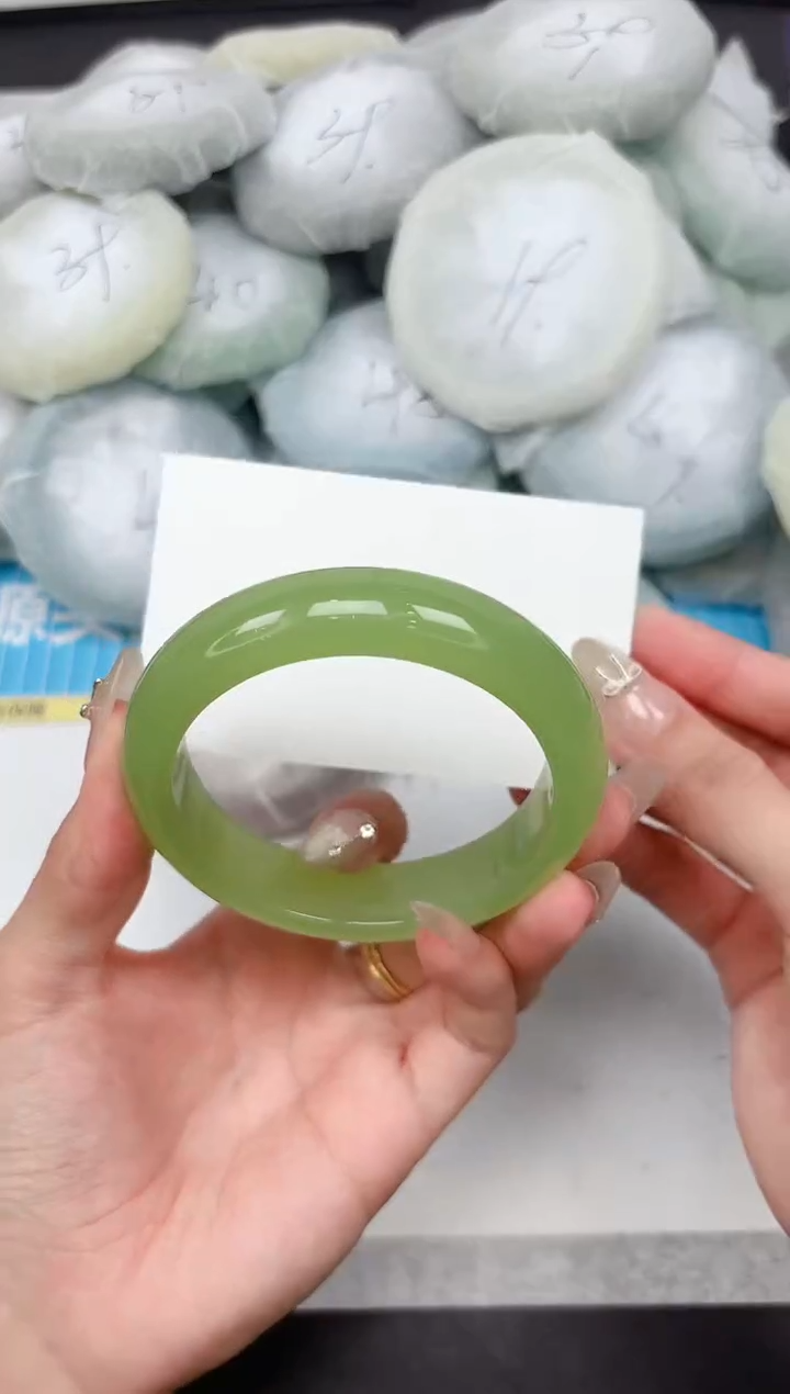 石英质玉手镯未镶嵌81-58.3