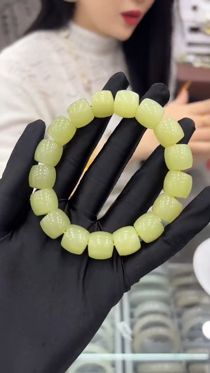 未镶嵌手串和田玉董小姐推荐 多样性发货 拍一发一hk