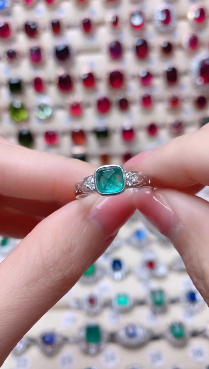 【闪购商品】祖母绿18K金戒指18K金镶嵌1