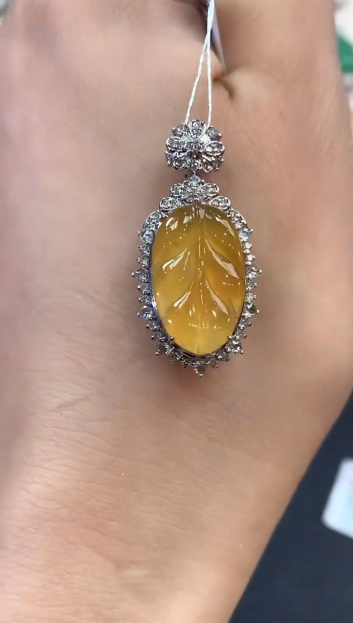 【闪购商品】翡翠吊坠(不含链)18K金镶嵌C192