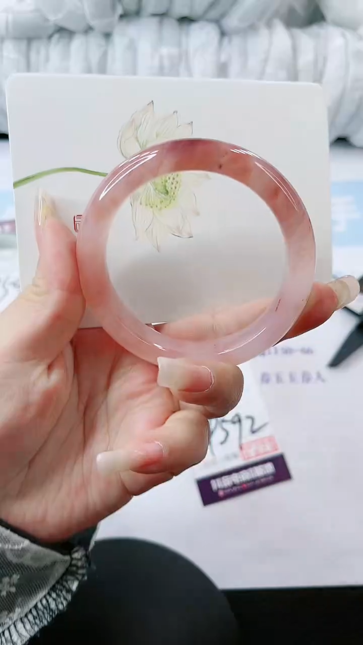 【闪购商品】石英质玉手镯未镶嵌多样性发货P592