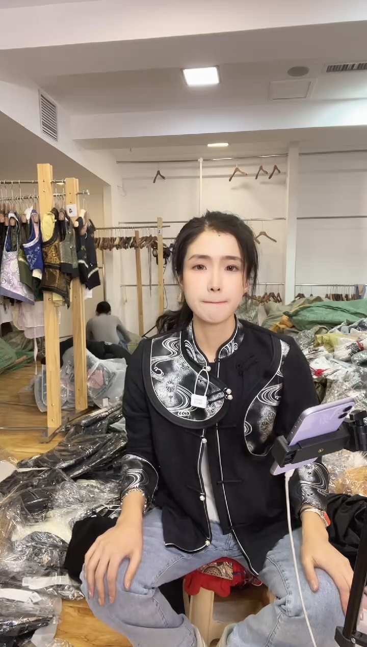 衬衣       XL码      120-130斤