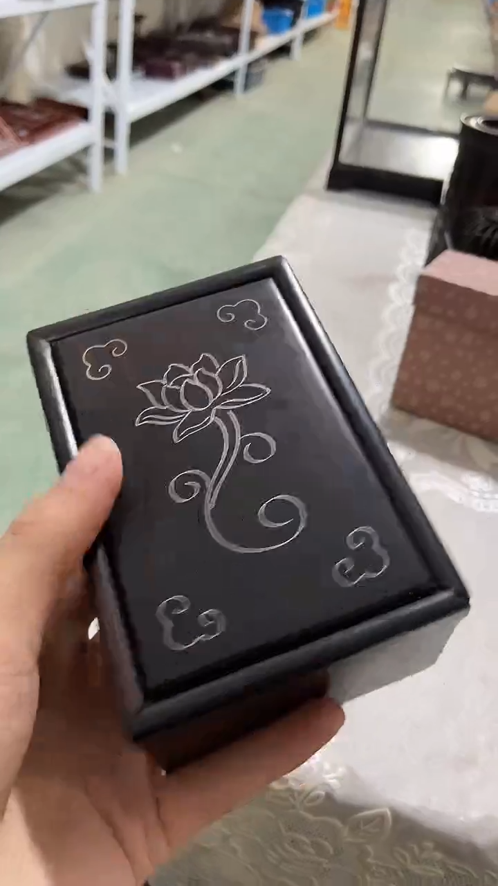 木粉****a 紫光檀莲花银丝抽拉盒13*9*6