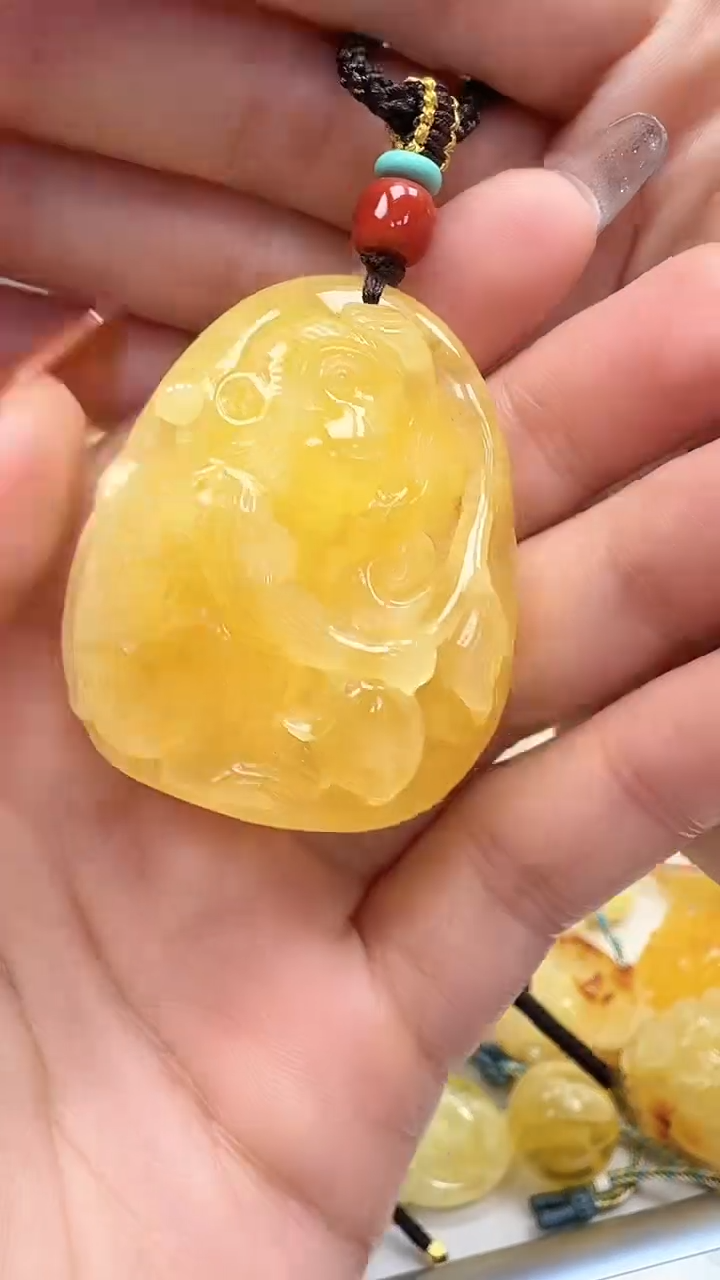 裸石琥珀未镶嵌如图