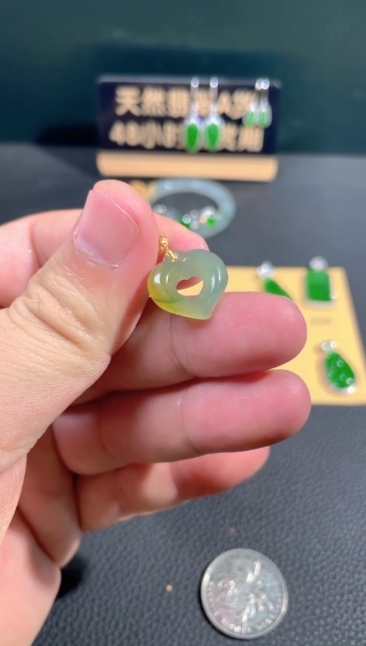 【闪购商品】翡翠颈饰18K金镶嵌翡翠