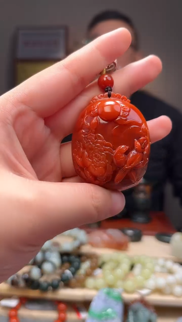 颈饰未镶嵌南红玛瑙吊坠