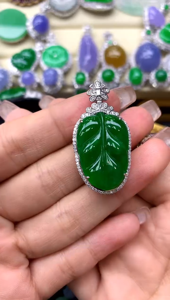 颈饰18K金镶嵌翡翠392-中国好珍宝