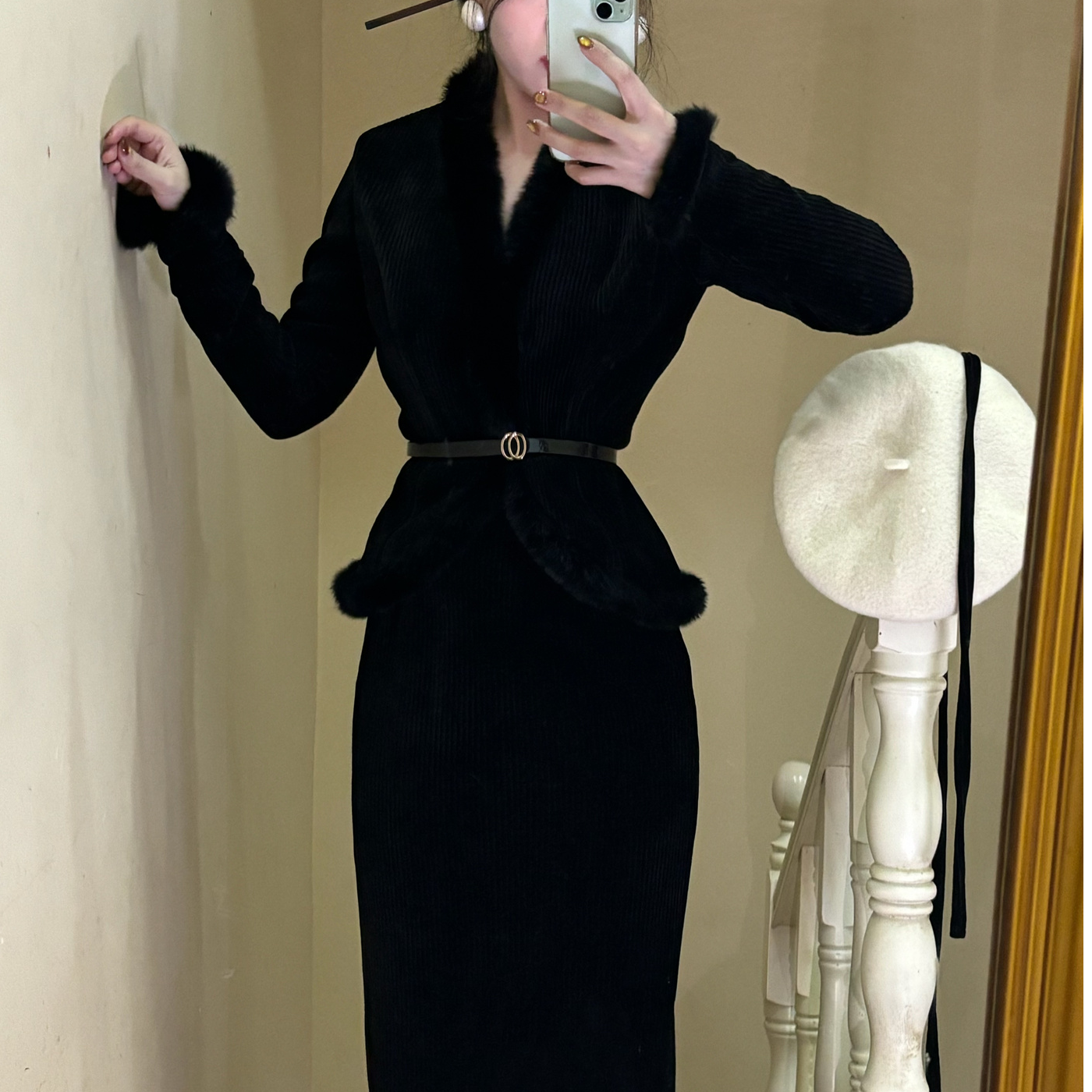 LHMknk1画报夫人原创自制秋厚款灯芯绒兔毛边vintage黑色套装