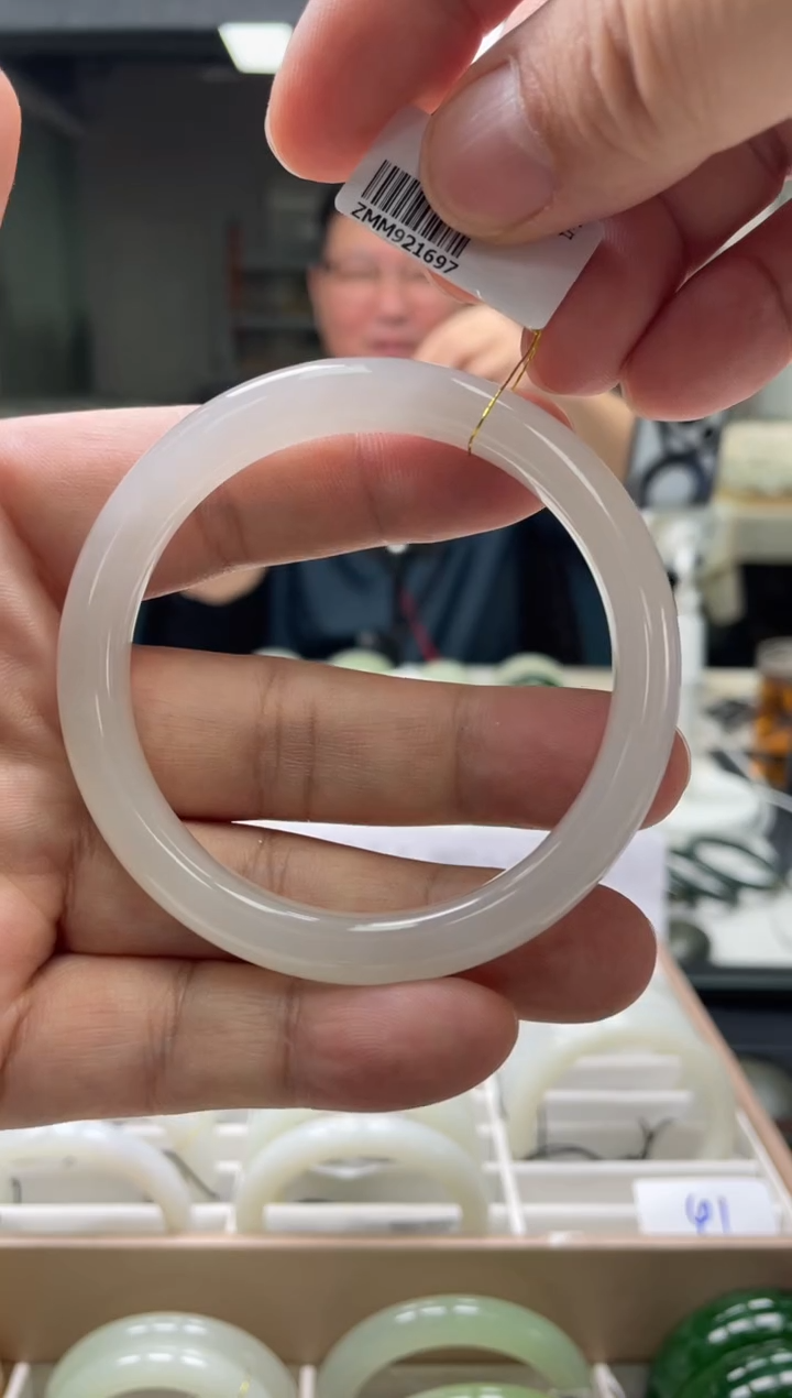 【闪购商品】和田玉手镯未镶嵌编码1697 圈口58-59