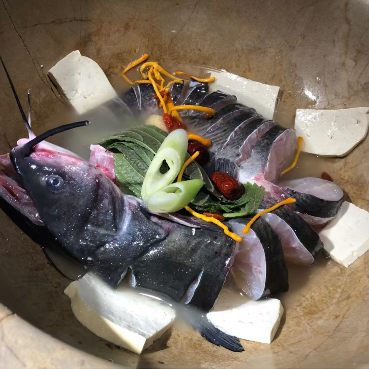 鲜活鮰鱼约1250g（默认杀，不杀及其他要求请备注）