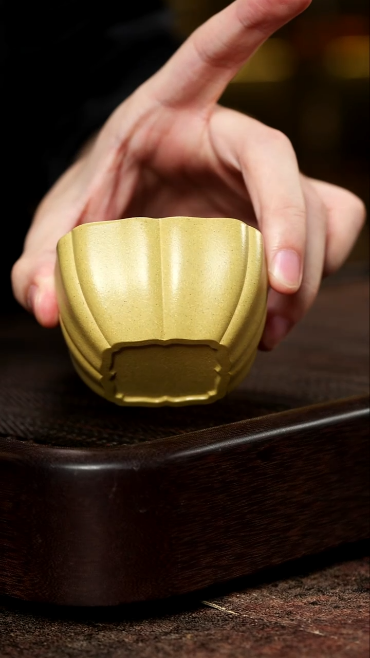 宜兴紫砂本段四方抽角杯