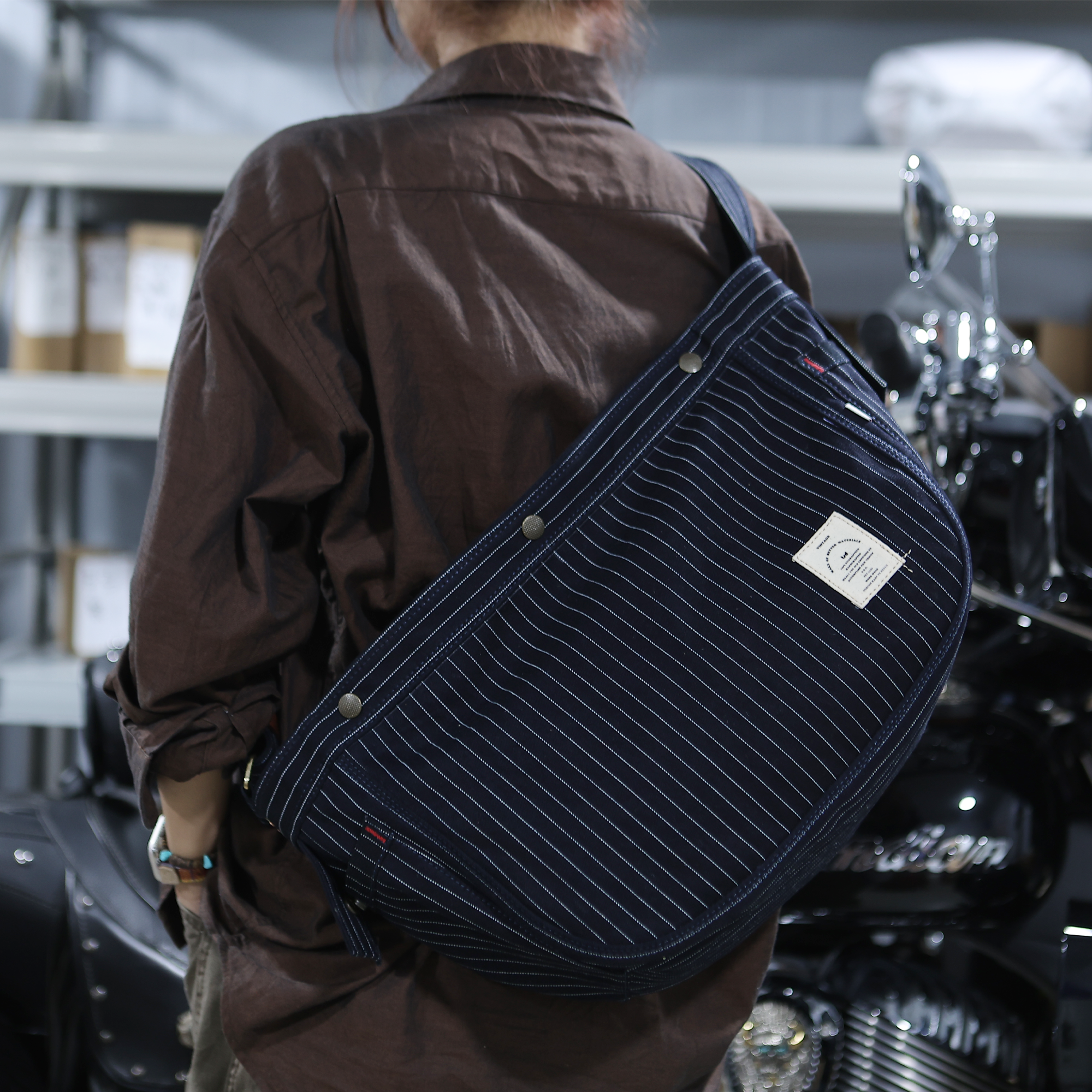 方向皮具/新款手工皮具经典丹宁条纹牛仔报童包斜挎包男包8863