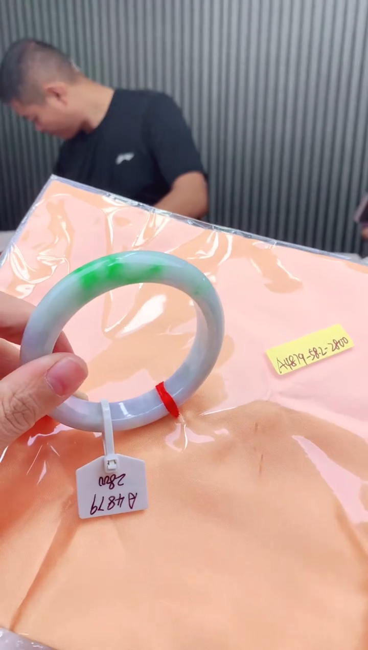 未镶嵌手镯翡翠58