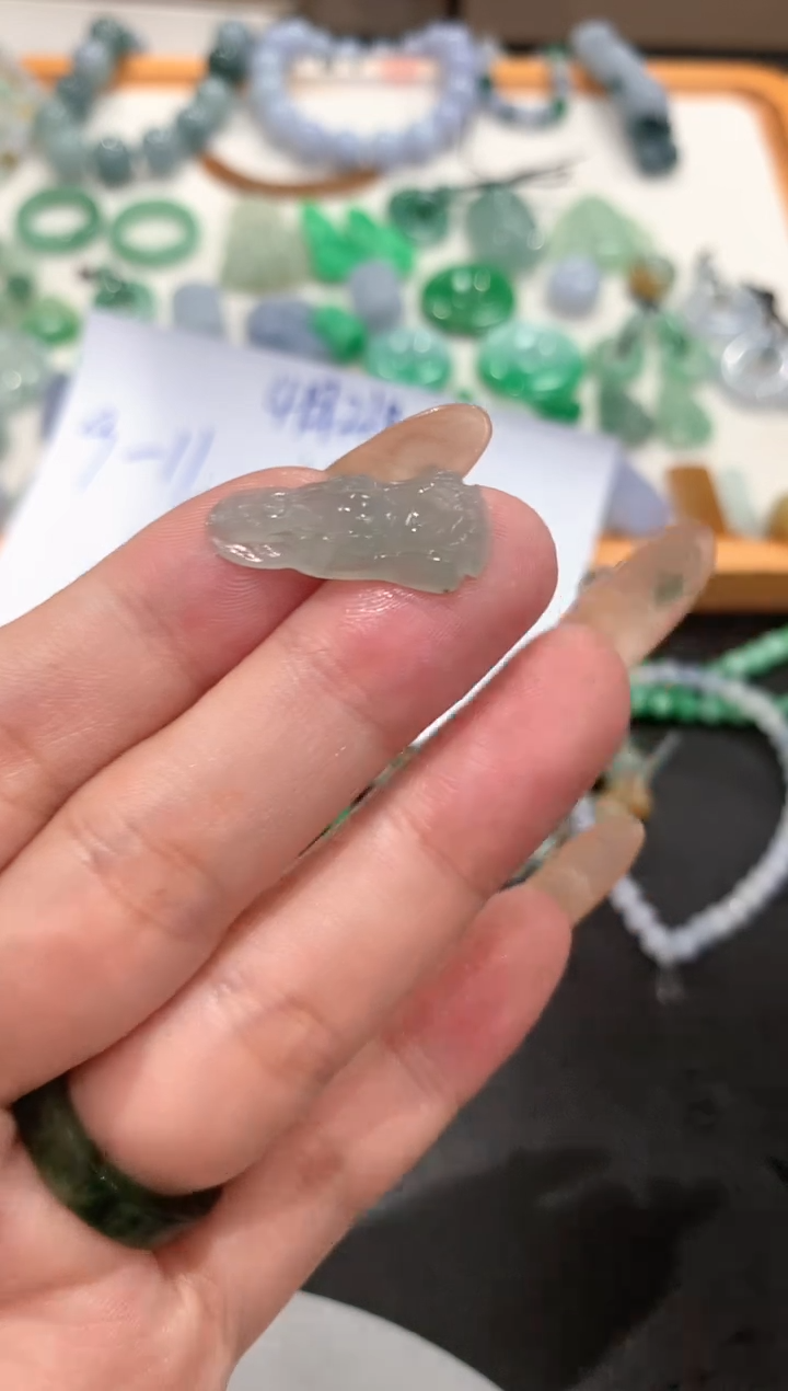 定制翡翠未镶嵌翡翠