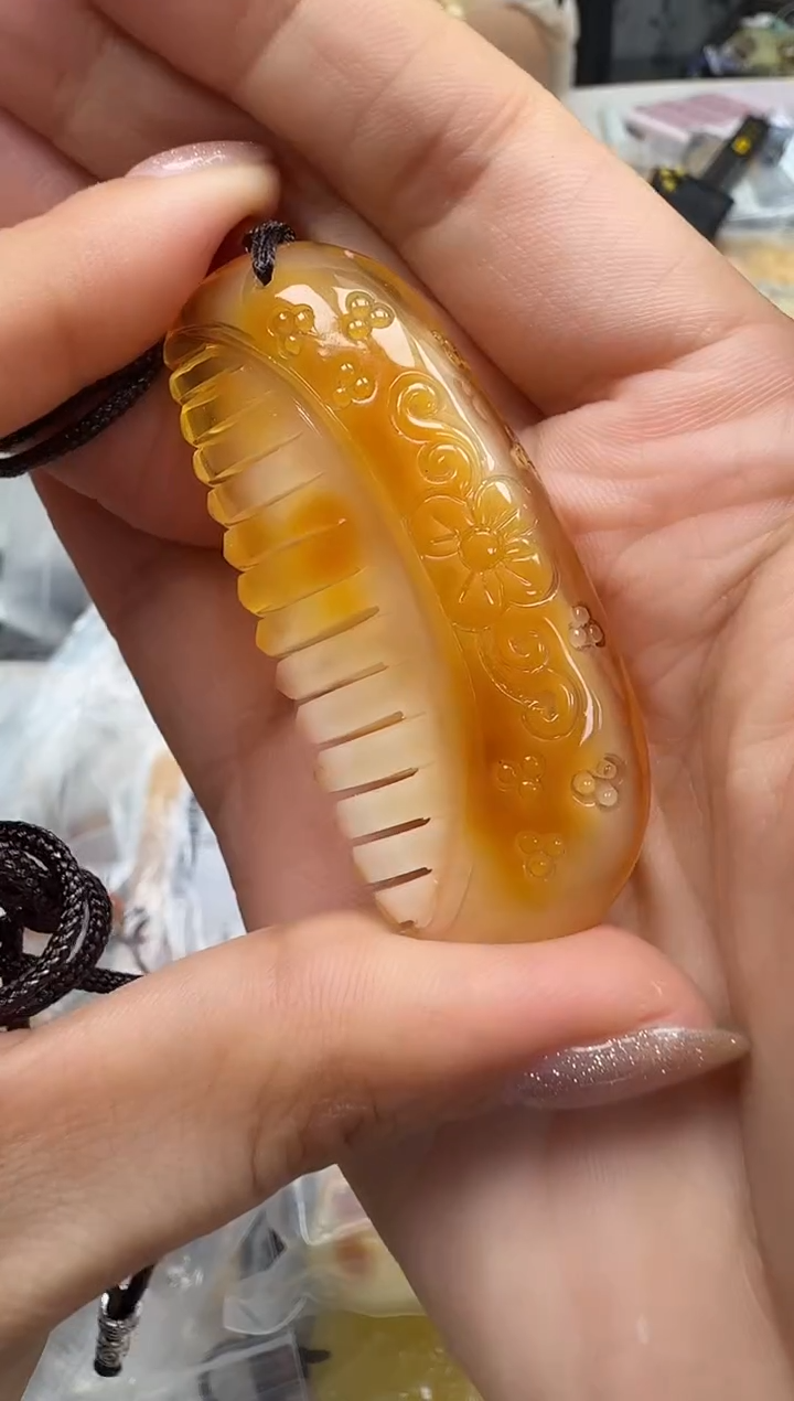 裸石琥珀未镶嵌如图