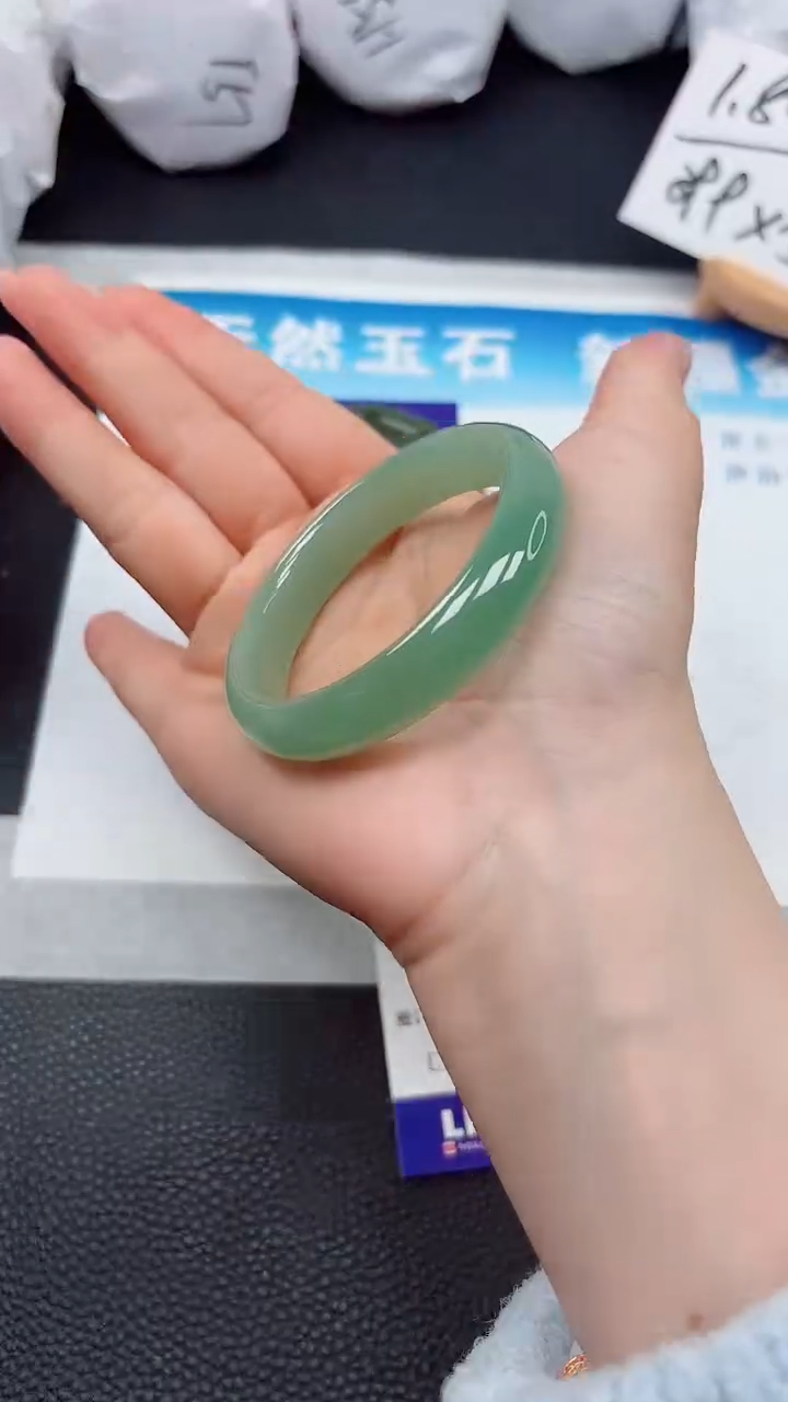 【闪购商品】石英质玉手镯未镶嵌166