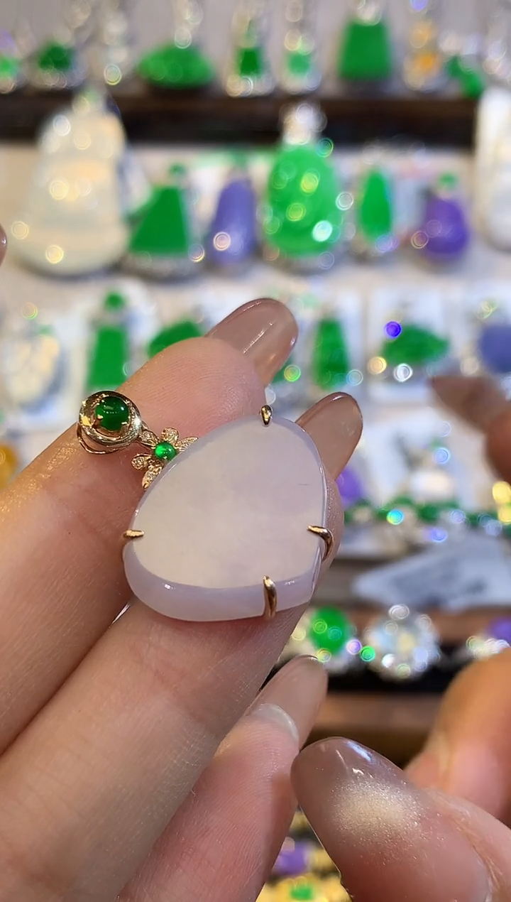 吊坠(不含链)18K金镶嵌翡翠多样性发其一