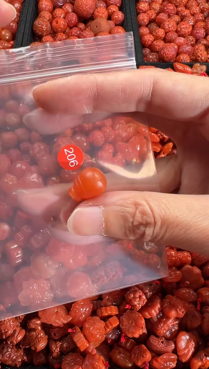 【闪购商品】南红玛瑙合金颈饰2