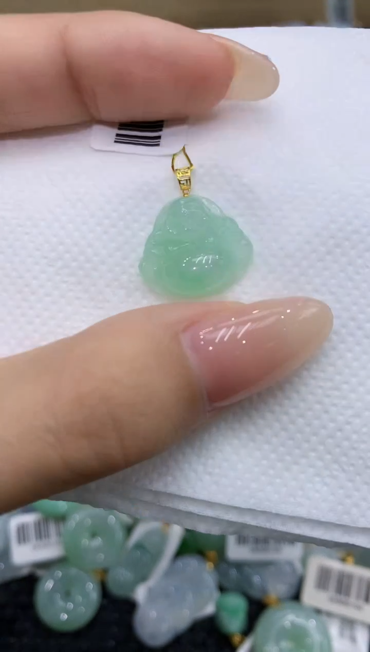 翡翠18K金镶嵌颈饰111111111111