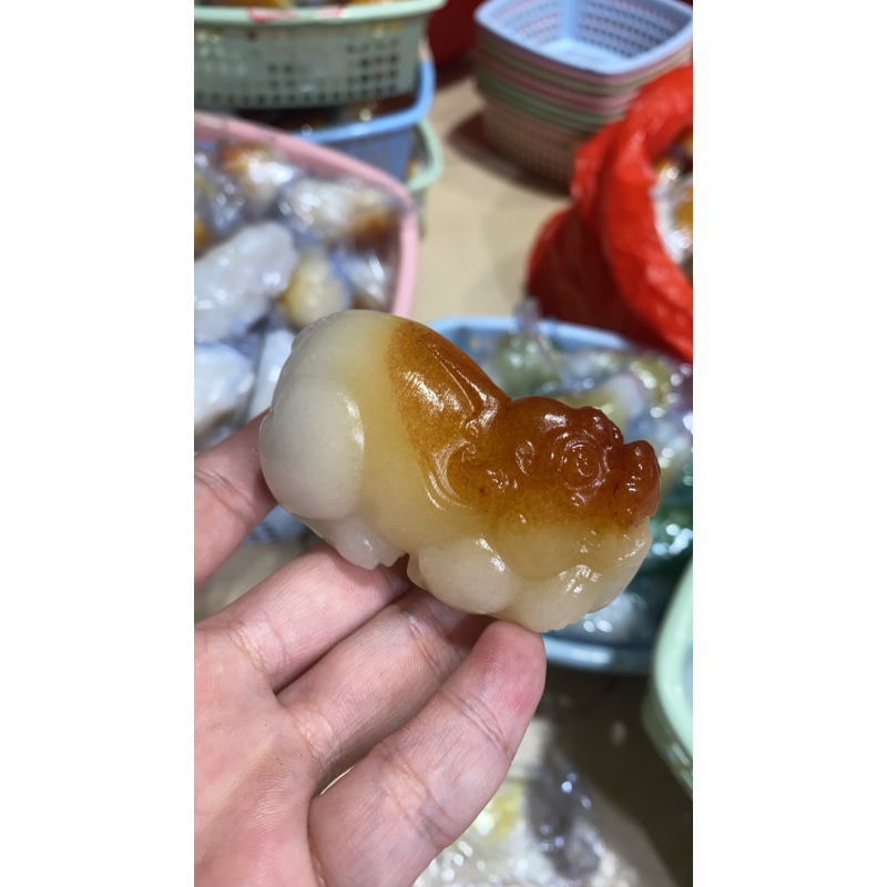 D  980 貔貅手持