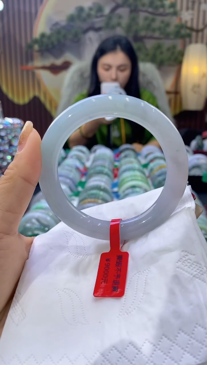 【闪购商品】翡翠手镯未镶嵌多人00522