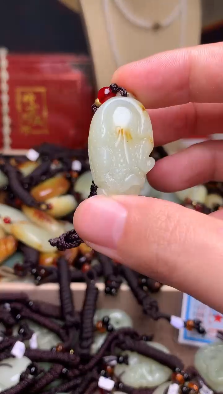 颈饰未镶嵌和田玉新疆料青海料清水和田玉吊坠