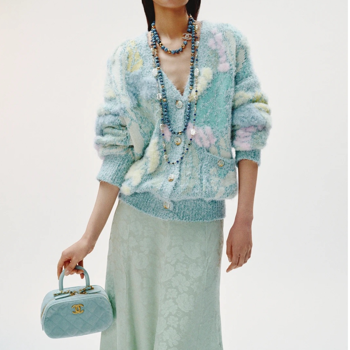 99新 Chanel/香奈儿 25A湖水蓝海马毛针织开衫/f36/编号0554