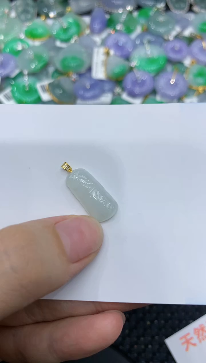 【闪购商品】翡翠颈饰18K金镶嵌1111111111