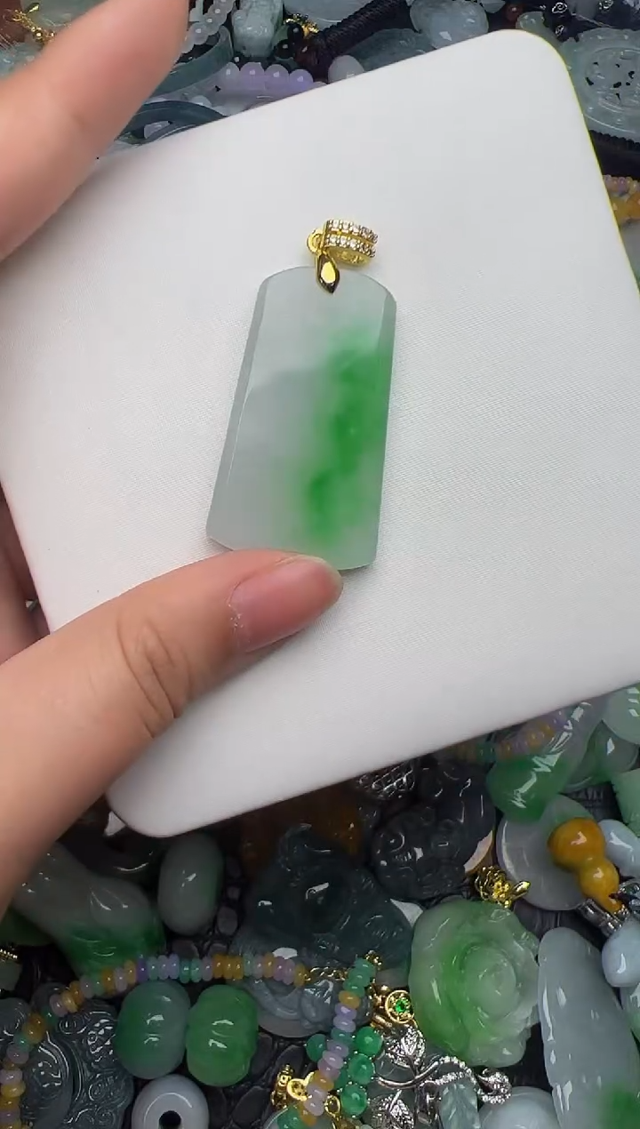翡翠未镶嵌颈饰天然缅甸翡翠吊坠