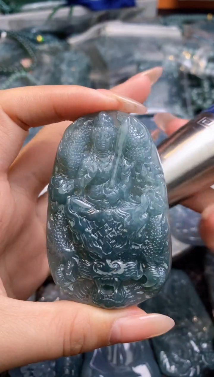 【闪购商品】翡翠颈饰未镶嵌           