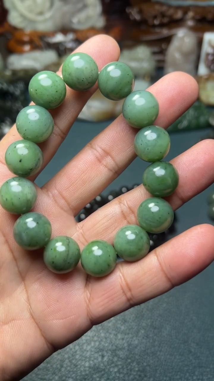 未镶嵌和田玉把件-