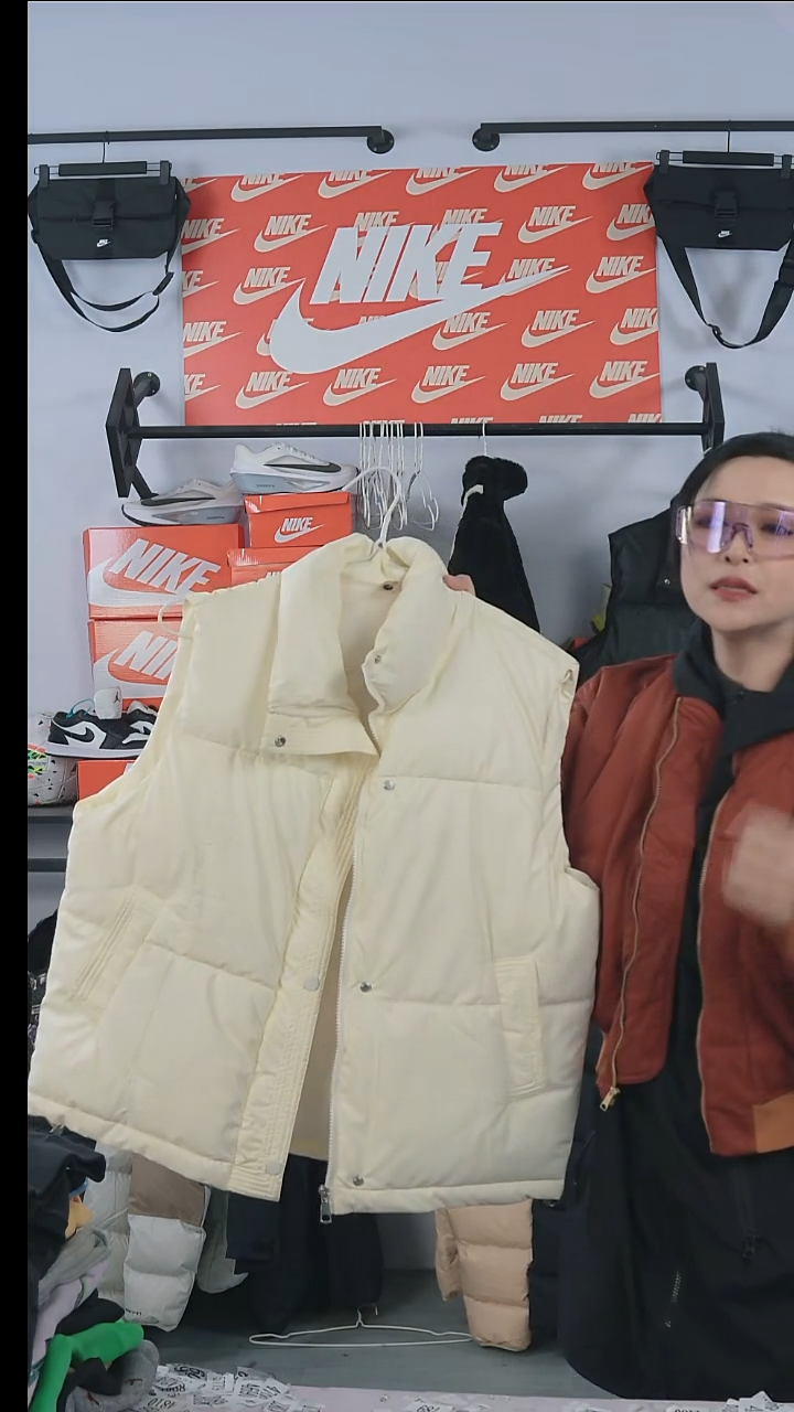 编码瑕疵修复过款直播间棉马甲  白M