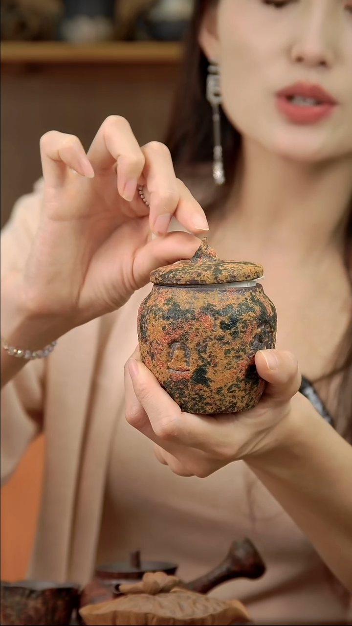 言野手作  岩矿茶叶罐