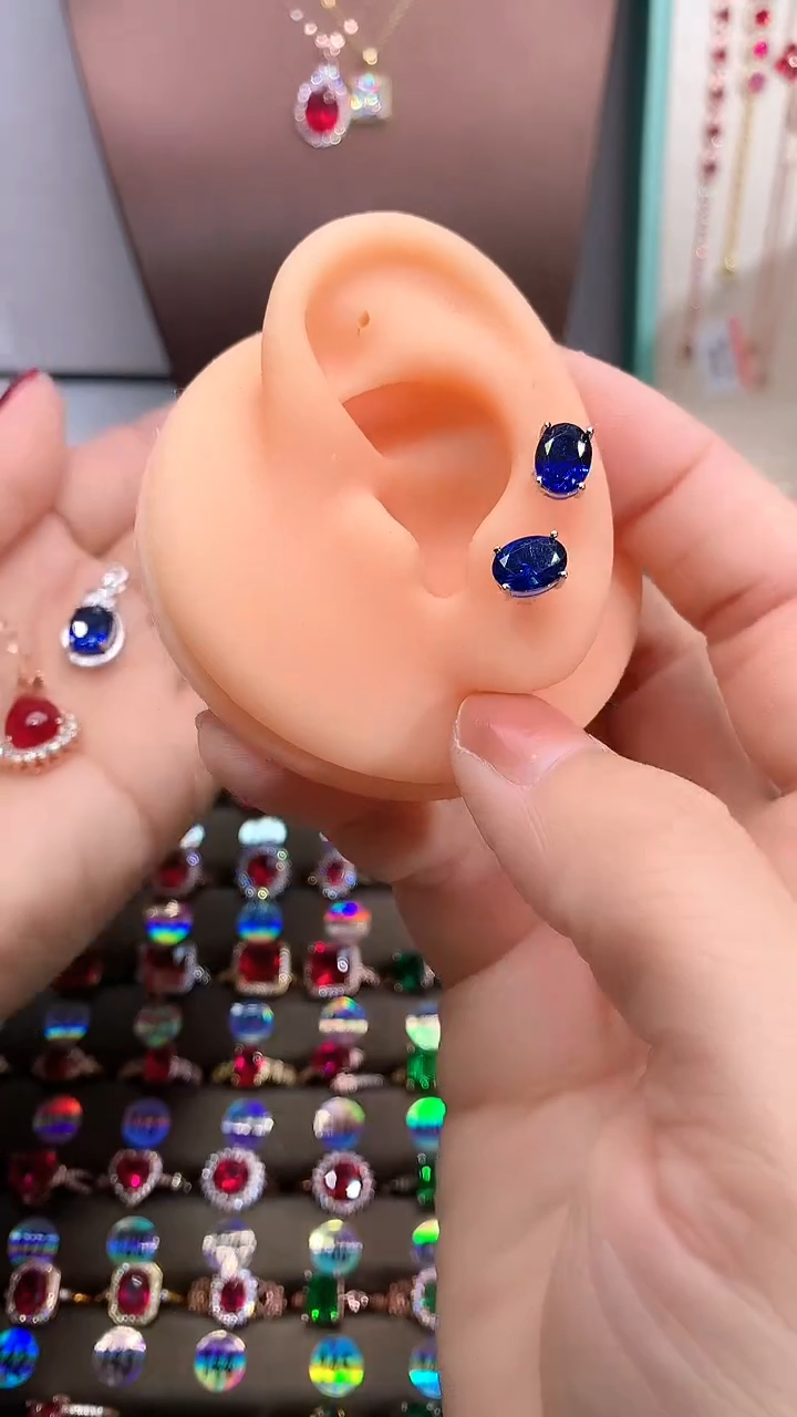 【闪购商品】蓝宝石耳饰银S925镶嵌银色6.8