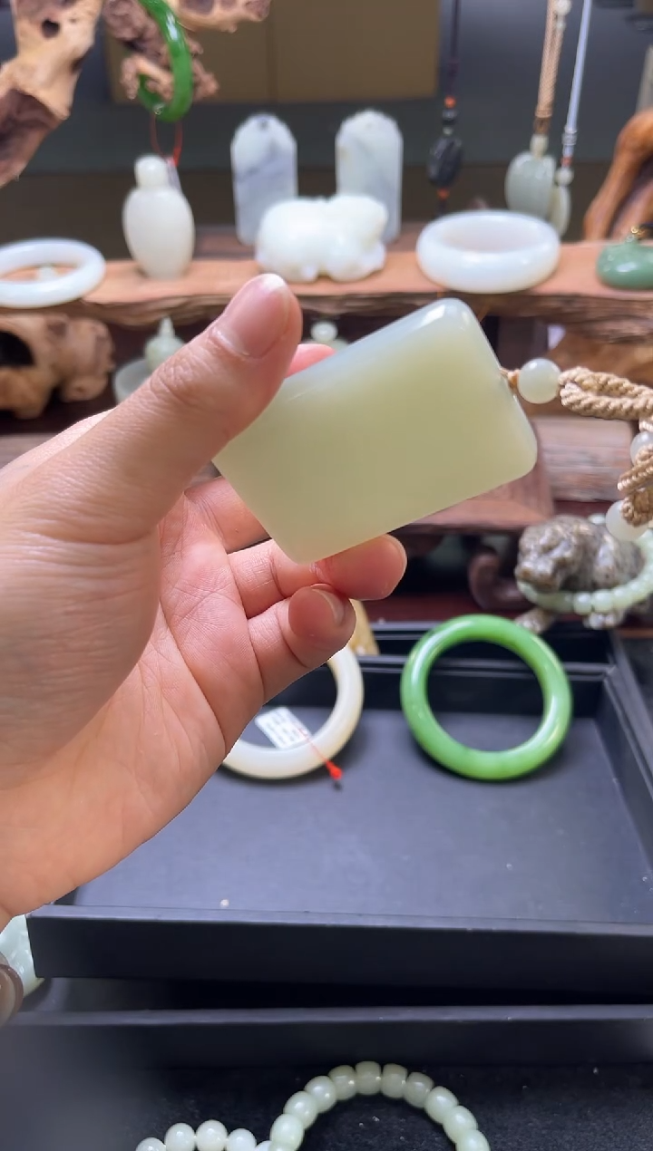 【闪购商品】和田玉吊坠未镶嵌且末青白 无事牌 31387